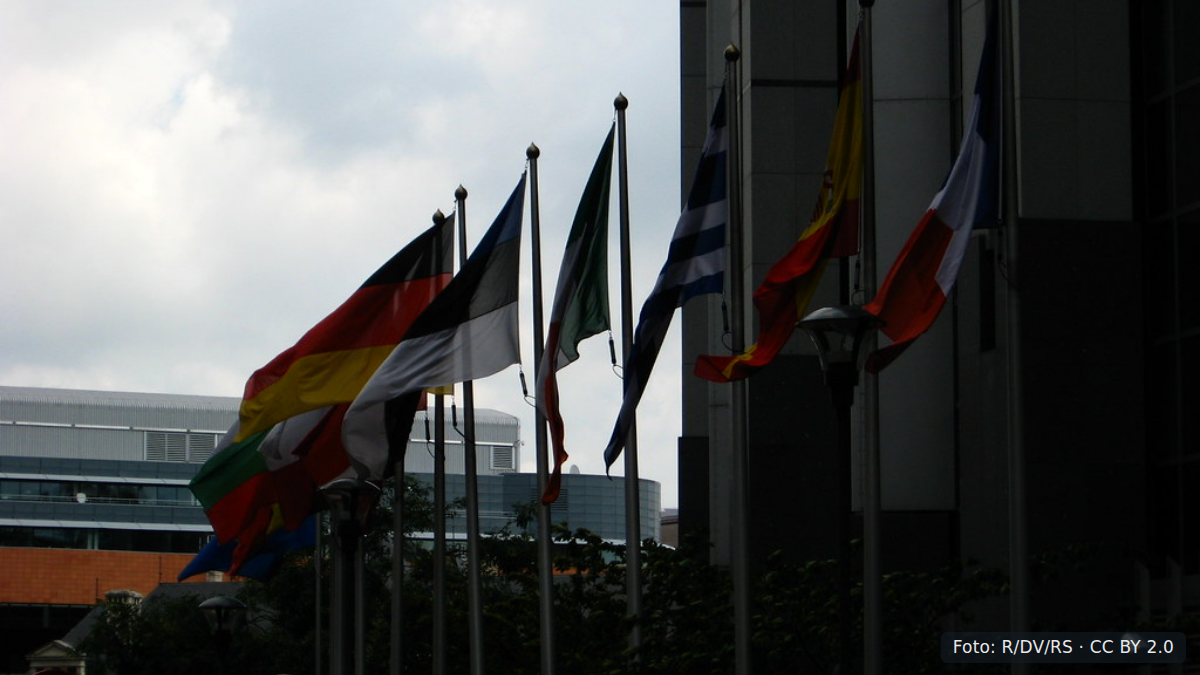 Europese vlaggen voor het Europees Parlement in Brussel